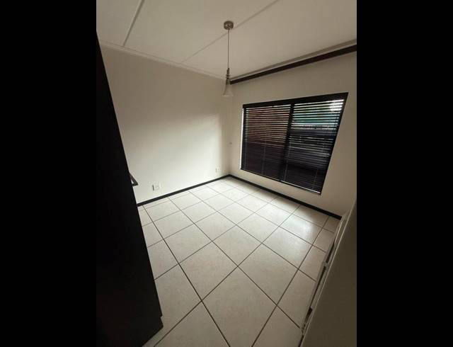 2 BEDROOM APARTMENT FOR SALE IN FOURWAYS